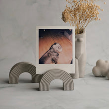 Load image into Gallery viewer, Arch Concrete photo stand